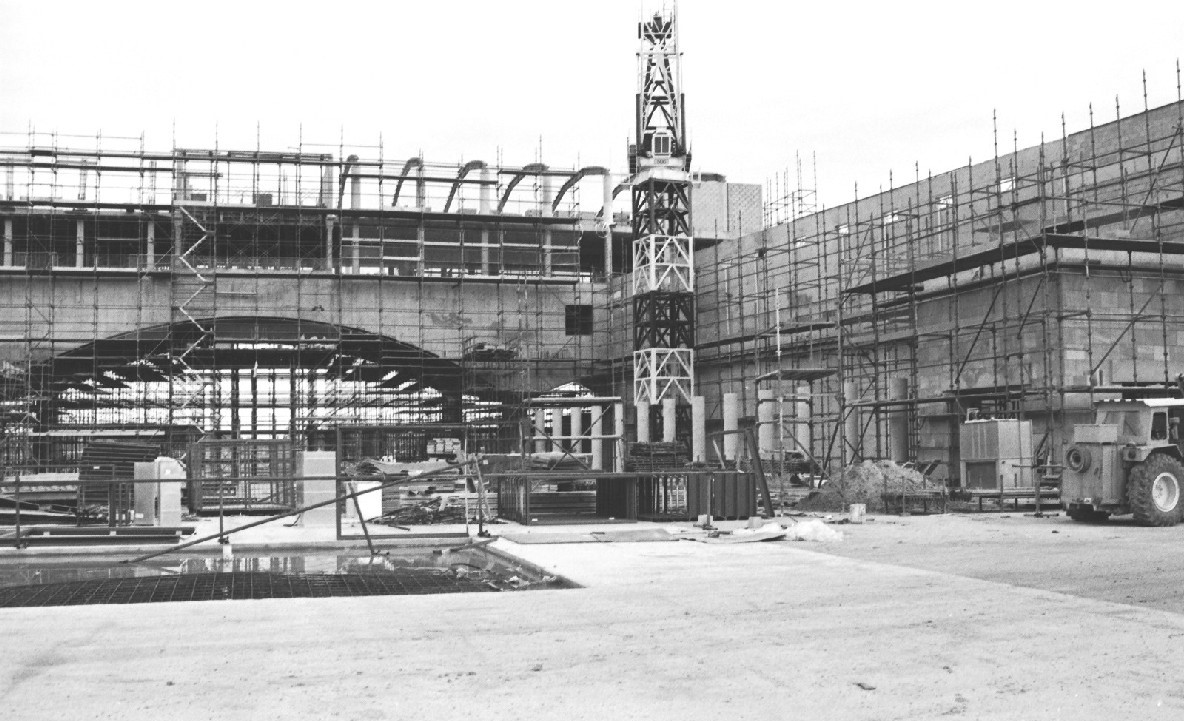 Arata Isozaki, designer of Bond's iconic Arch, passes away | Bond ...